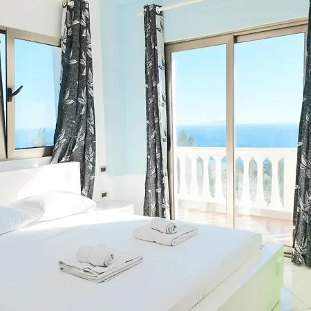 Apartment Azure With Sea View Drymades