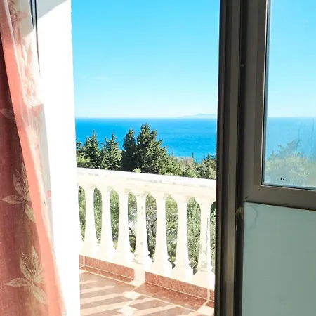 Apartment Azure With Sea View Drymades