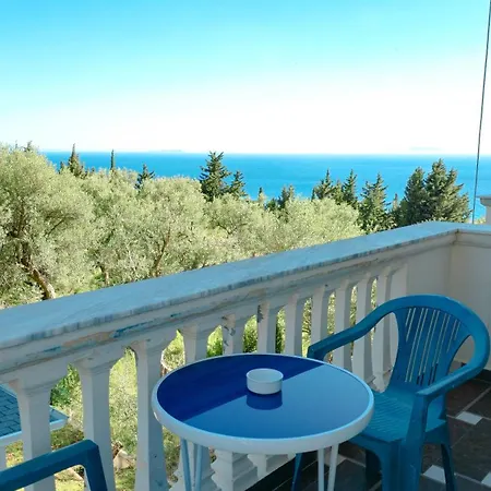 Azure With Sea View Drymades Appartement *