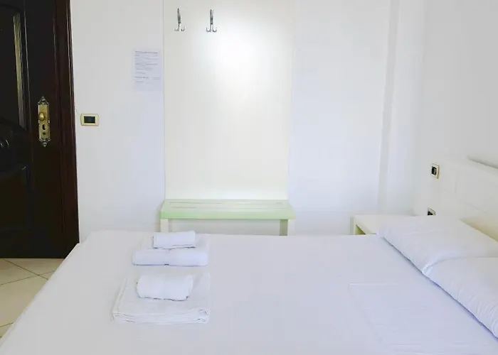 Azure With Sea View Drymades Apartamento *